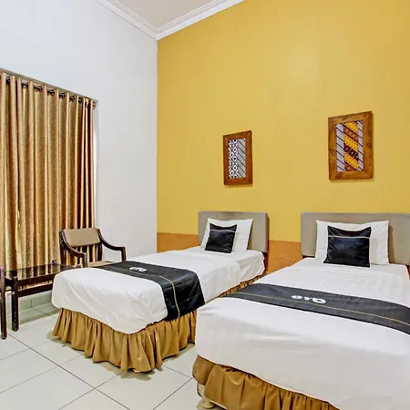 Super Oyo Capital O 93240 Candra Dewi Hotel-3